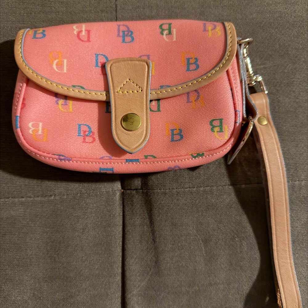 Dooney & Bourke Pink wristlet with pink heart charm - Picture 6 of 7